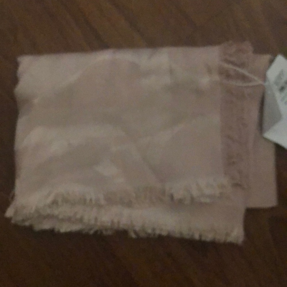 Scarf - Picture 7 of 8